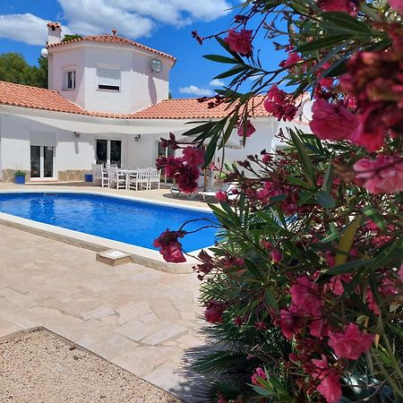 Villa Voor 8 Personen Met Zwembad Calafat Exterior foto