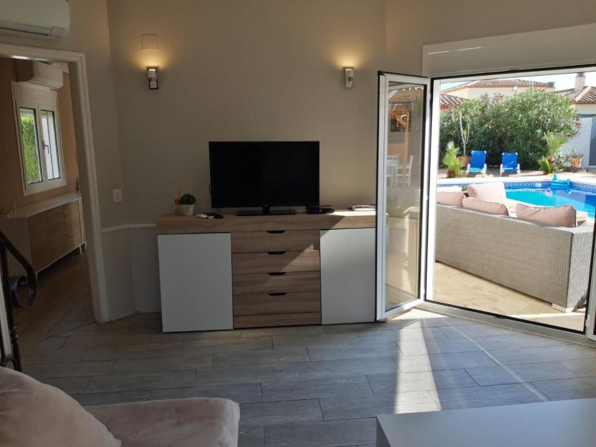 Villa Voor 8 Personen Met Zwembad Calafat Exterior foto